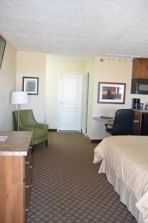 באטל מאונטיין Rodeway Inn & Suites חדר תמונה